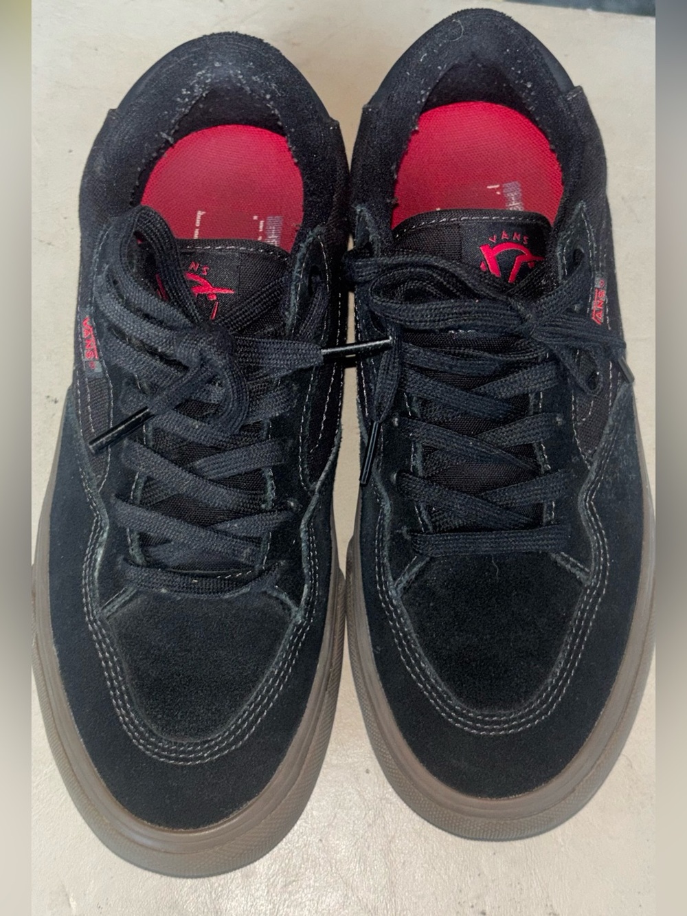 Vans Black Low-Top Sneakers with Red Insoles Mens 7.5